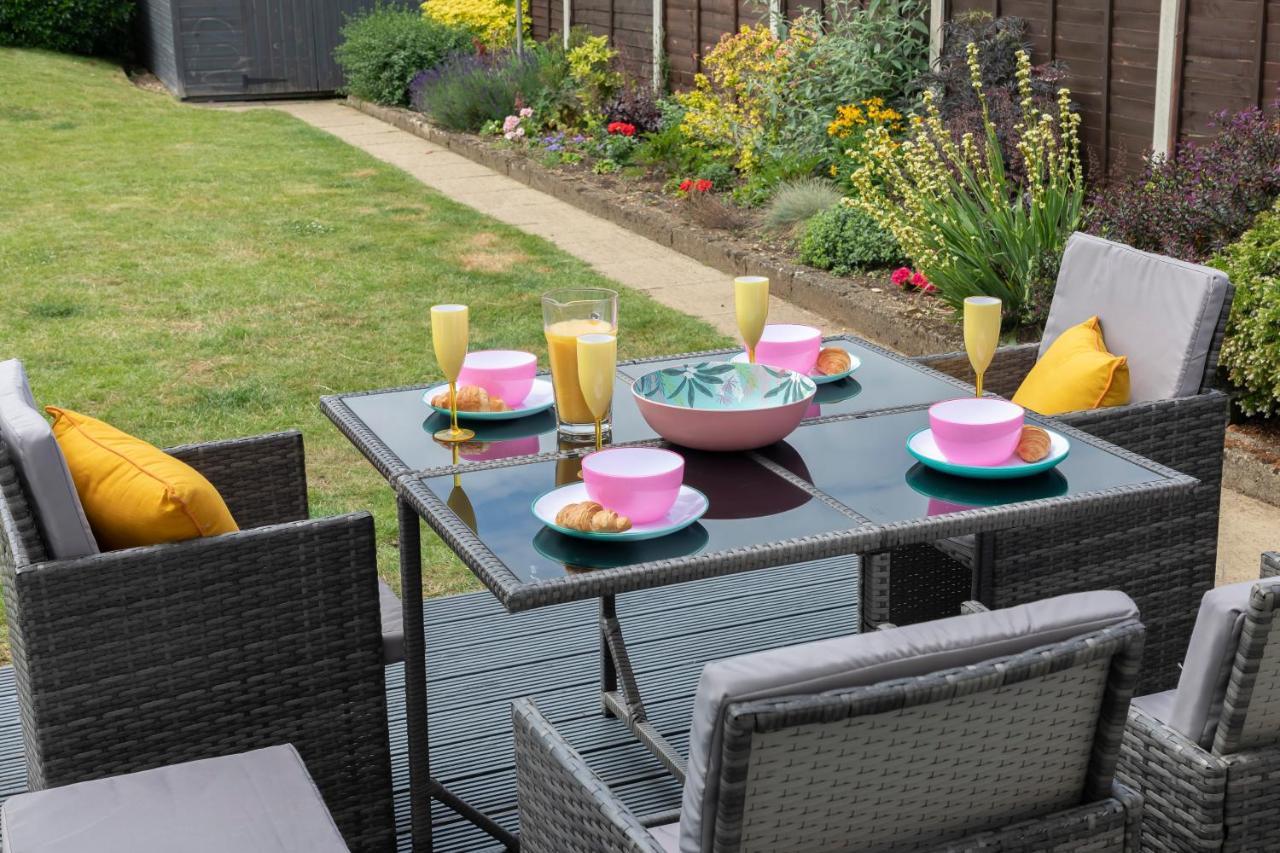 4 Bedroom With Hot Tub Near Holiday home