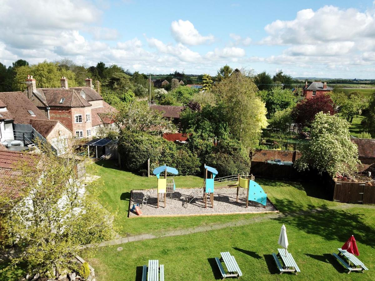 The Ship - Self Catering Inn