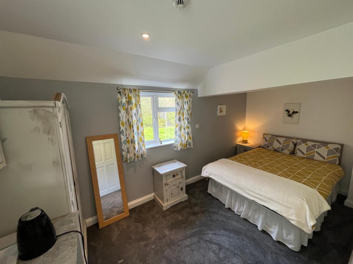 The Ship - Self Catering Inn
