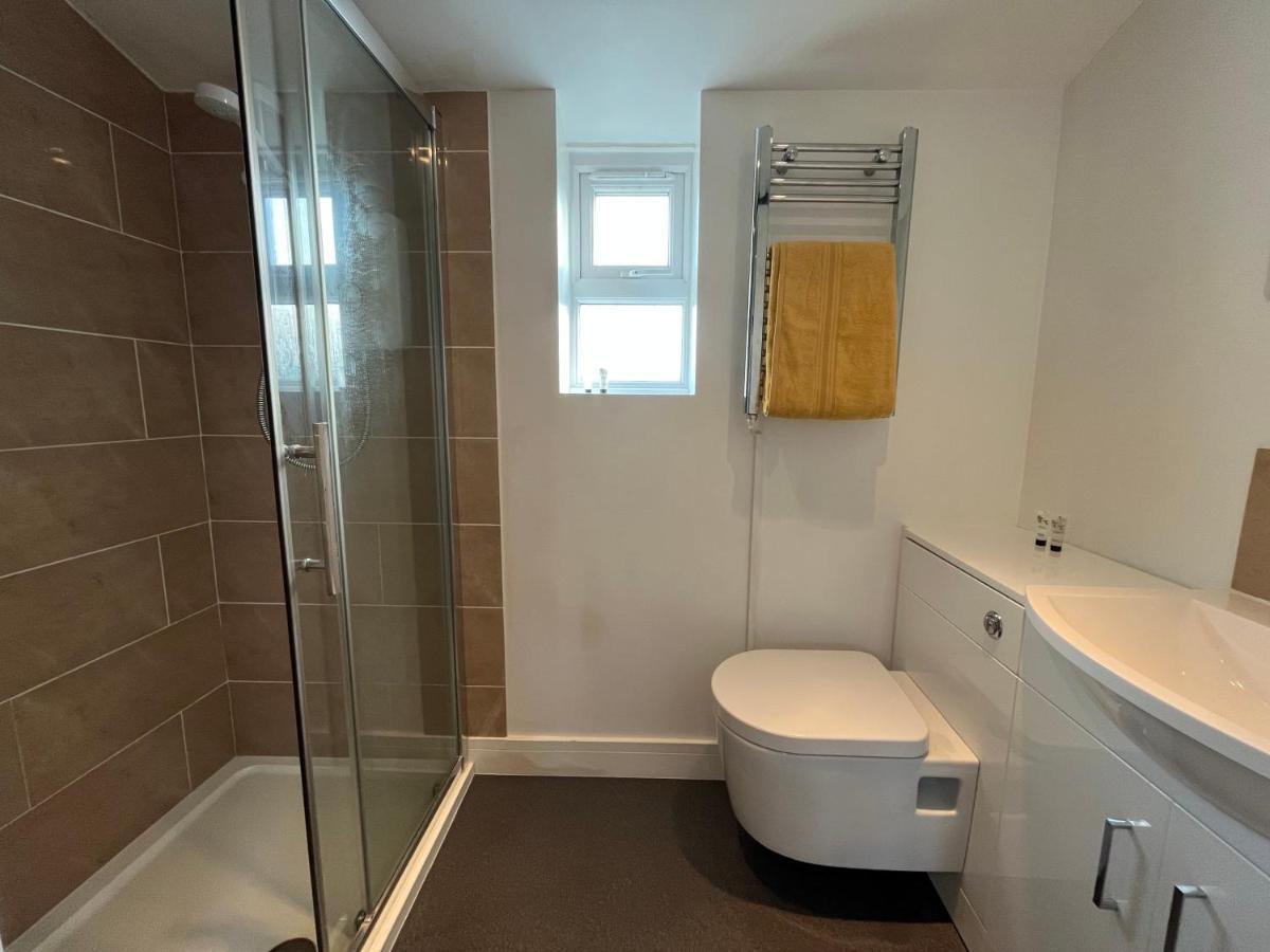 The Ship - Self Catering 3* Gloucester