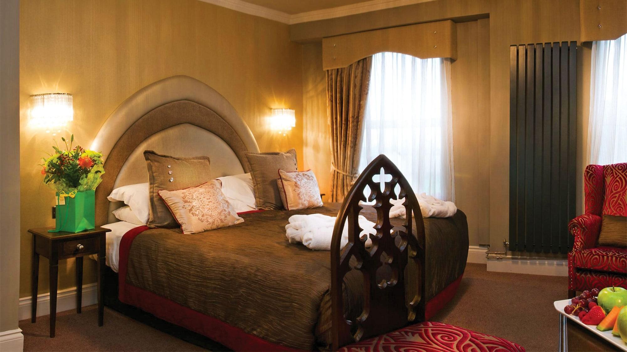 Country house Hatherley Manor & Gloucester