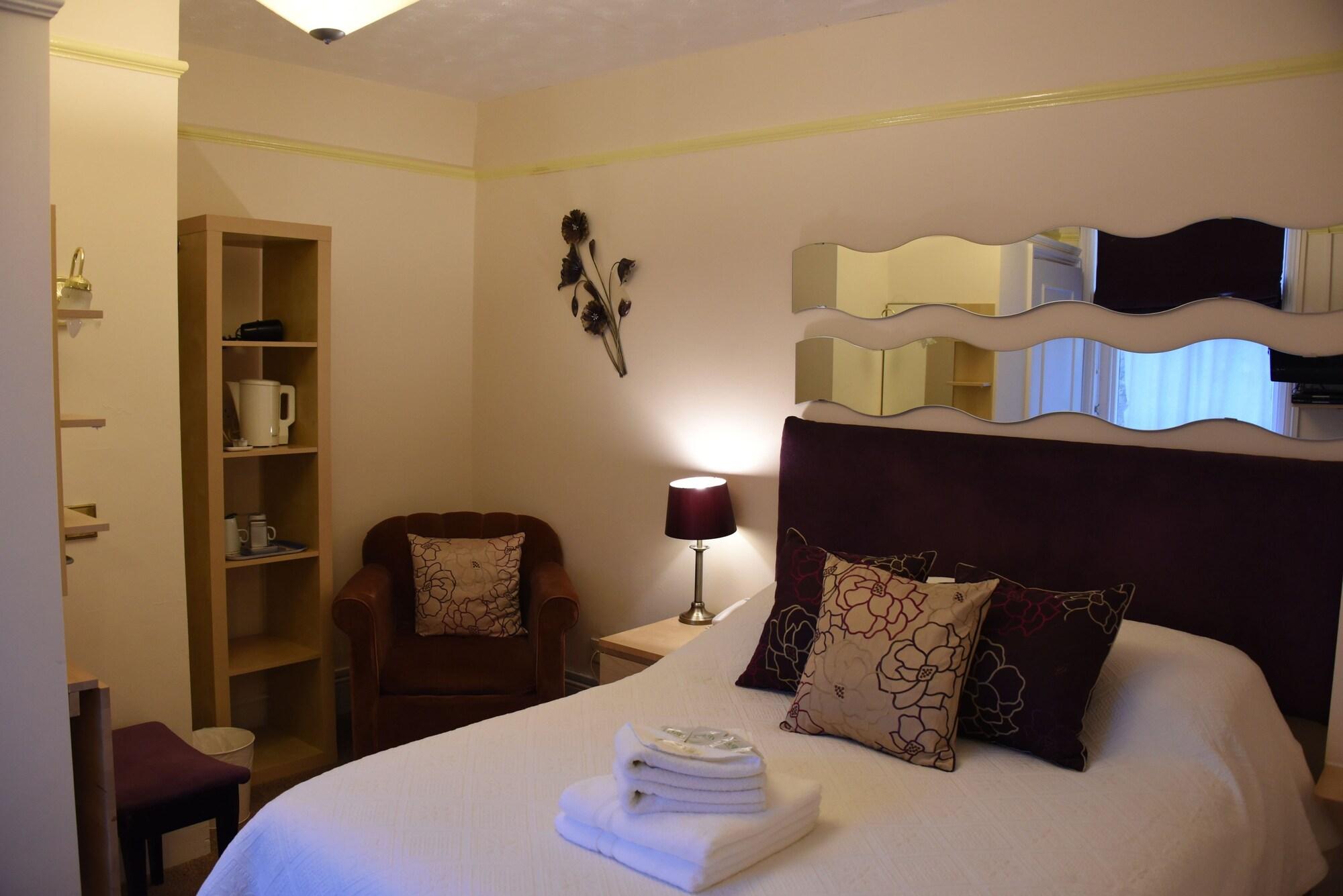 Edward Hotel 2*