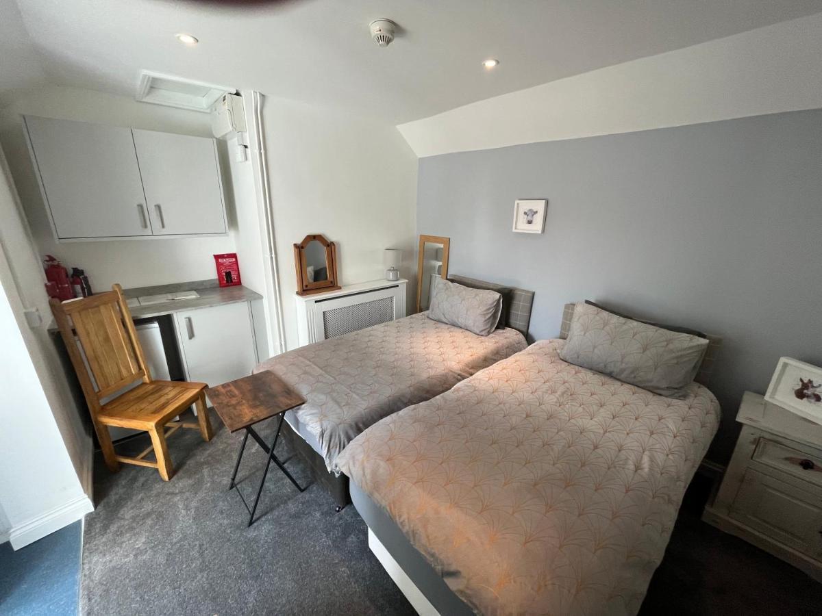 The Ship - Self Catering 3* Gloucester