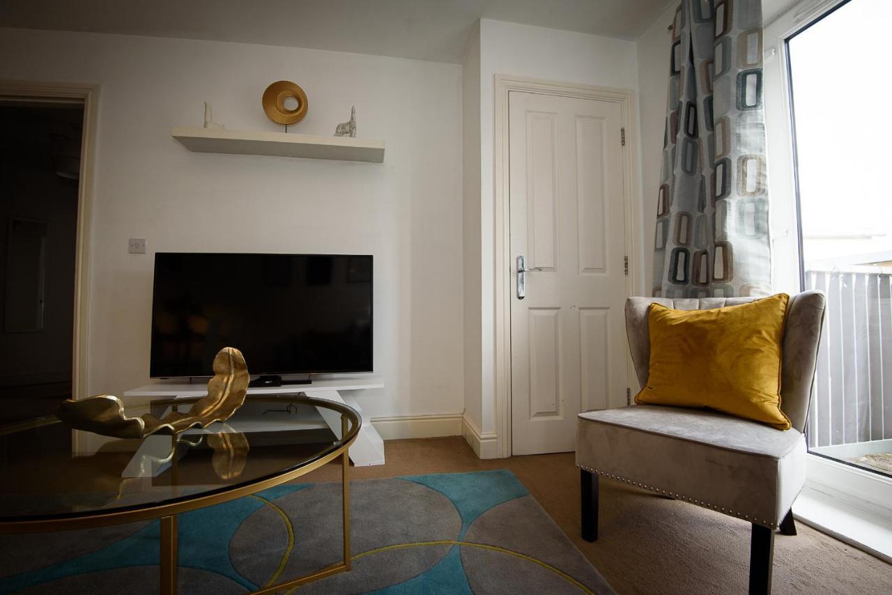 K Suites - Longhorn Avenue * Gloucester