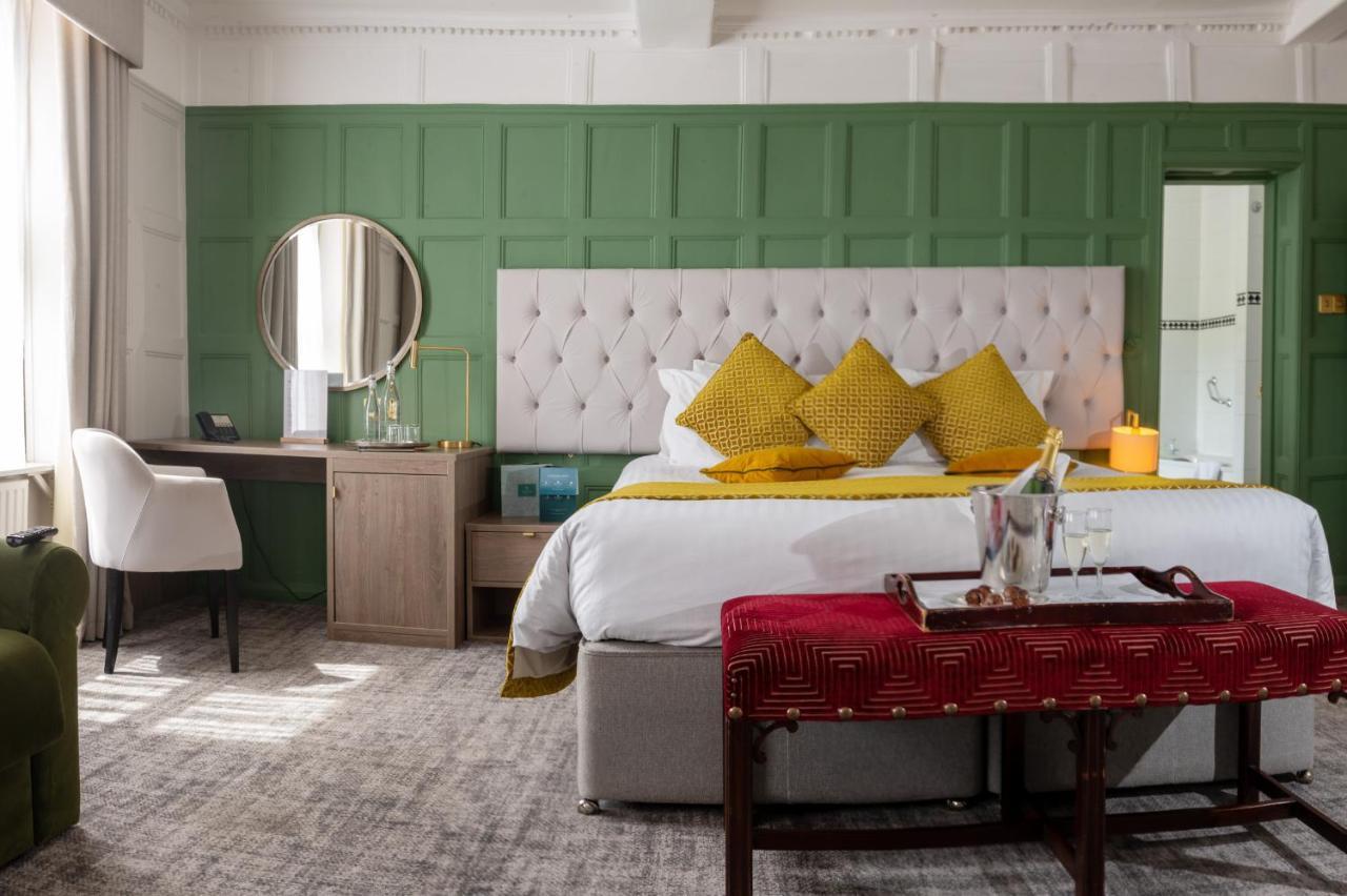 Hatherley Manor & Country house Gloucester