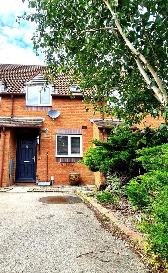 Brockeridge Stylish 2Br Home In Peaceful Area - Easy M5 Access & Free Parking By Suitely Apartment