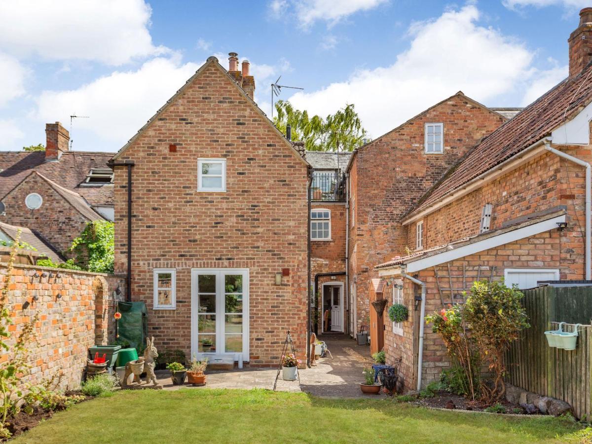 Wards Court 1 *