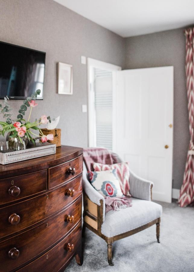 The Naight House Bed & Breakfast