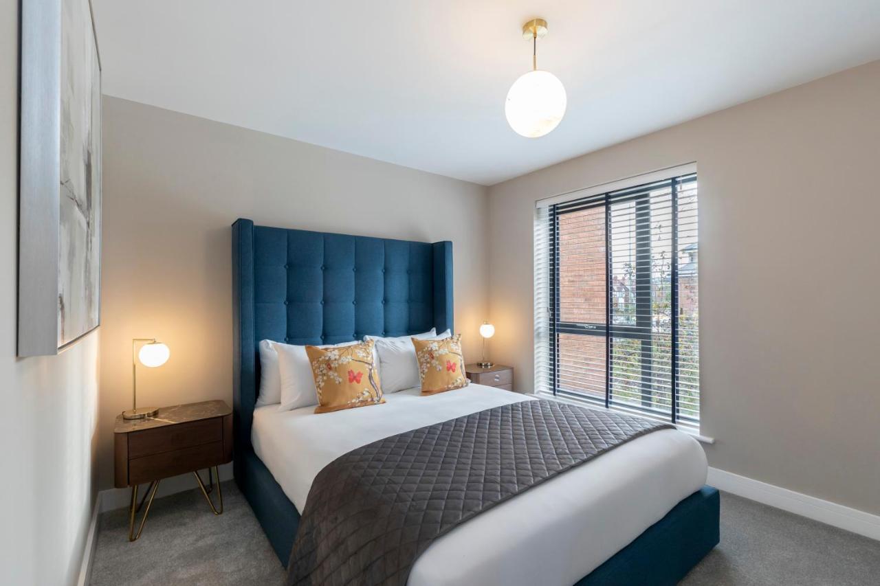 Elliot Oliver - Luxurious Two Bedroom With Parking Apartment Gloucester