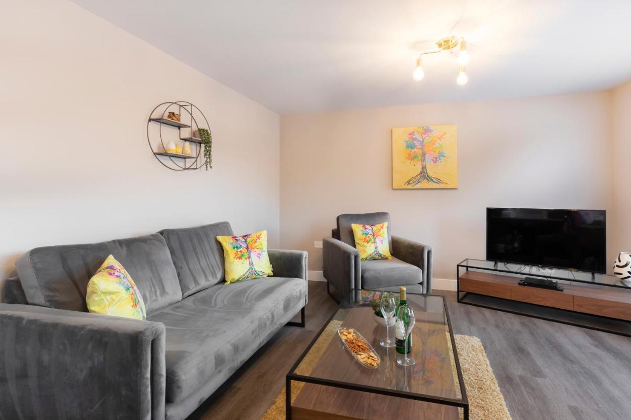 Elliot Oliver - Luxurious Two Bedroom With Parking Apartment Gloucester