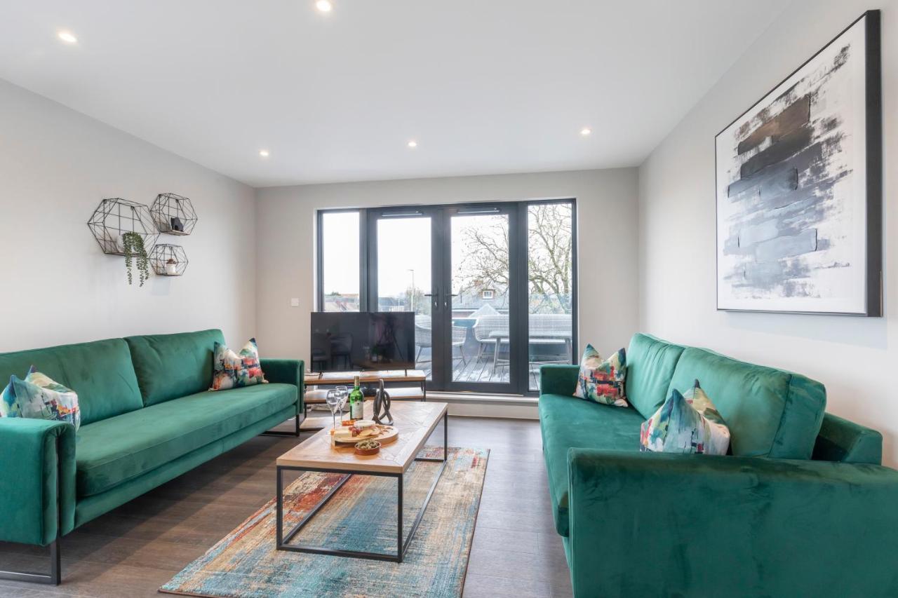 Apartment Elliot Oliver - Stunning Three Bedroom Penthouse With Large Terrace & Parking