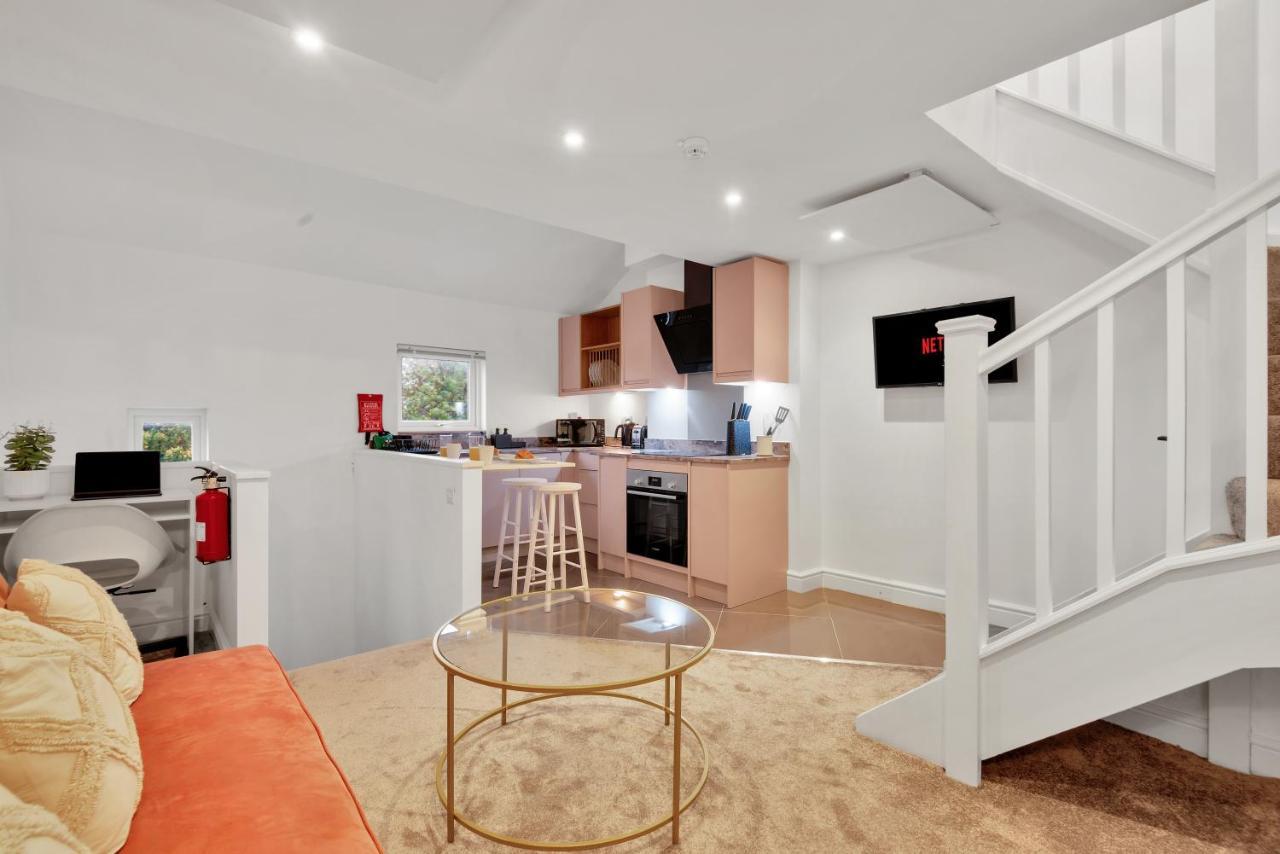 Apartment Long In The Centre With Free Parking *