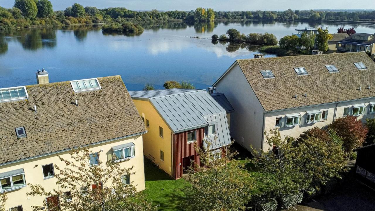 Lakeside Family Friendly Cw99 Holiday home *