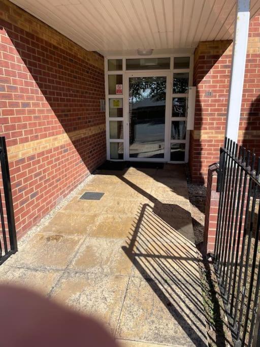 Apartment Large 2 Bedroom Apartment, 4 Beds One 1 En-suite, Free Parking Nr Chelt Elmore And Quays
