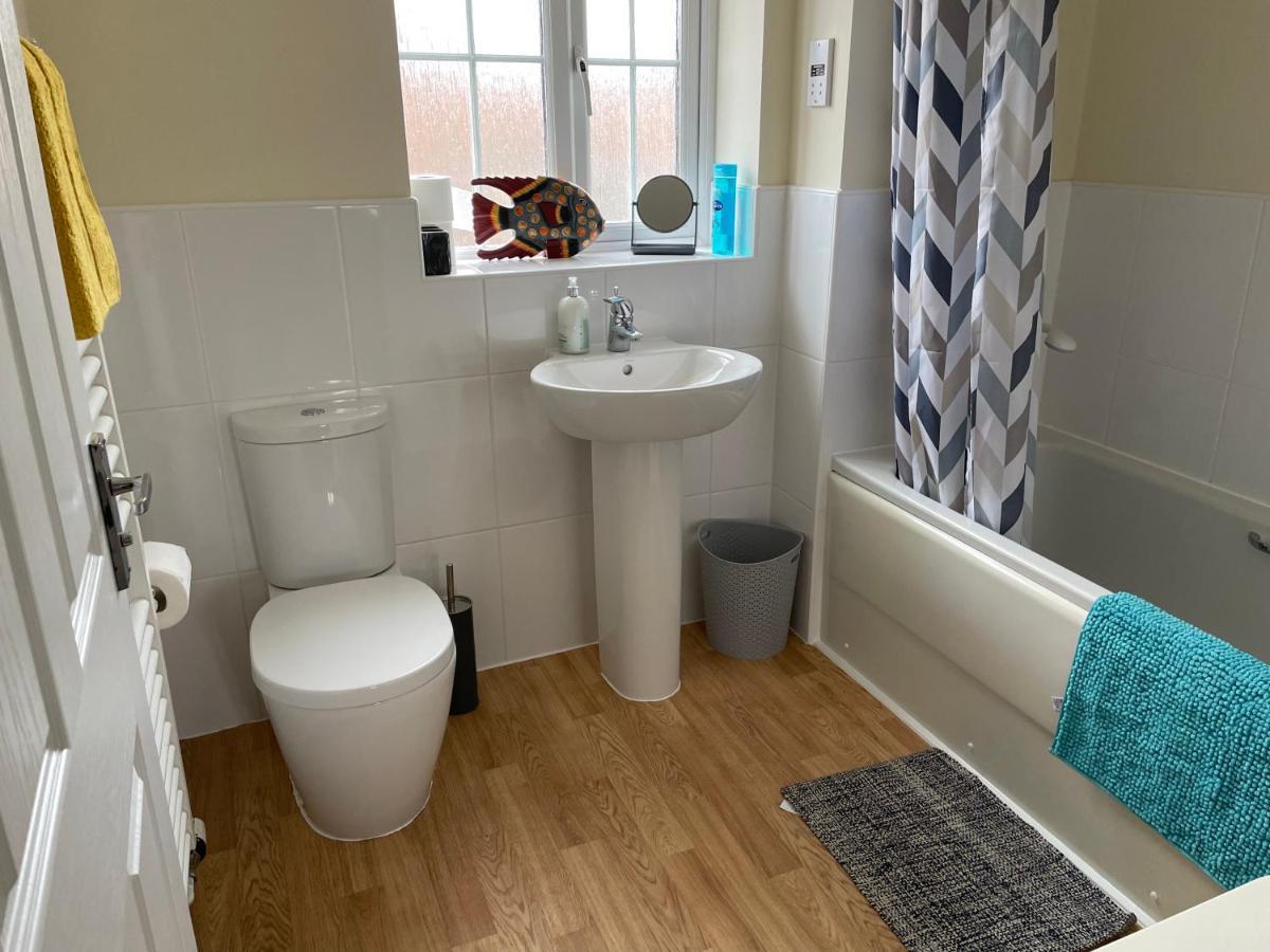 Holiday home Quays Retreat: Spacious 3-bedroom Near The Docks *