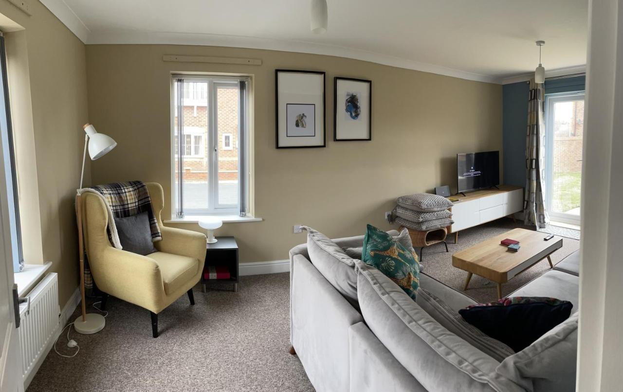 Quays Retreat: Spacious 3-bedroom Near The Docks