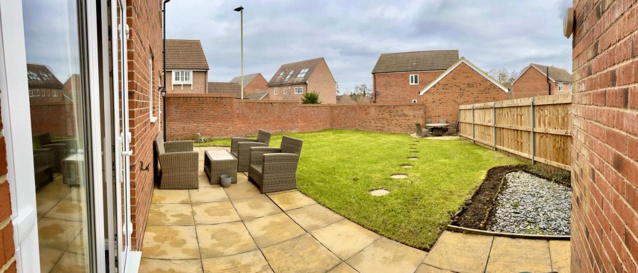 Quays Retreat: Spacious 3-bedroom Near The Docks Holiday home