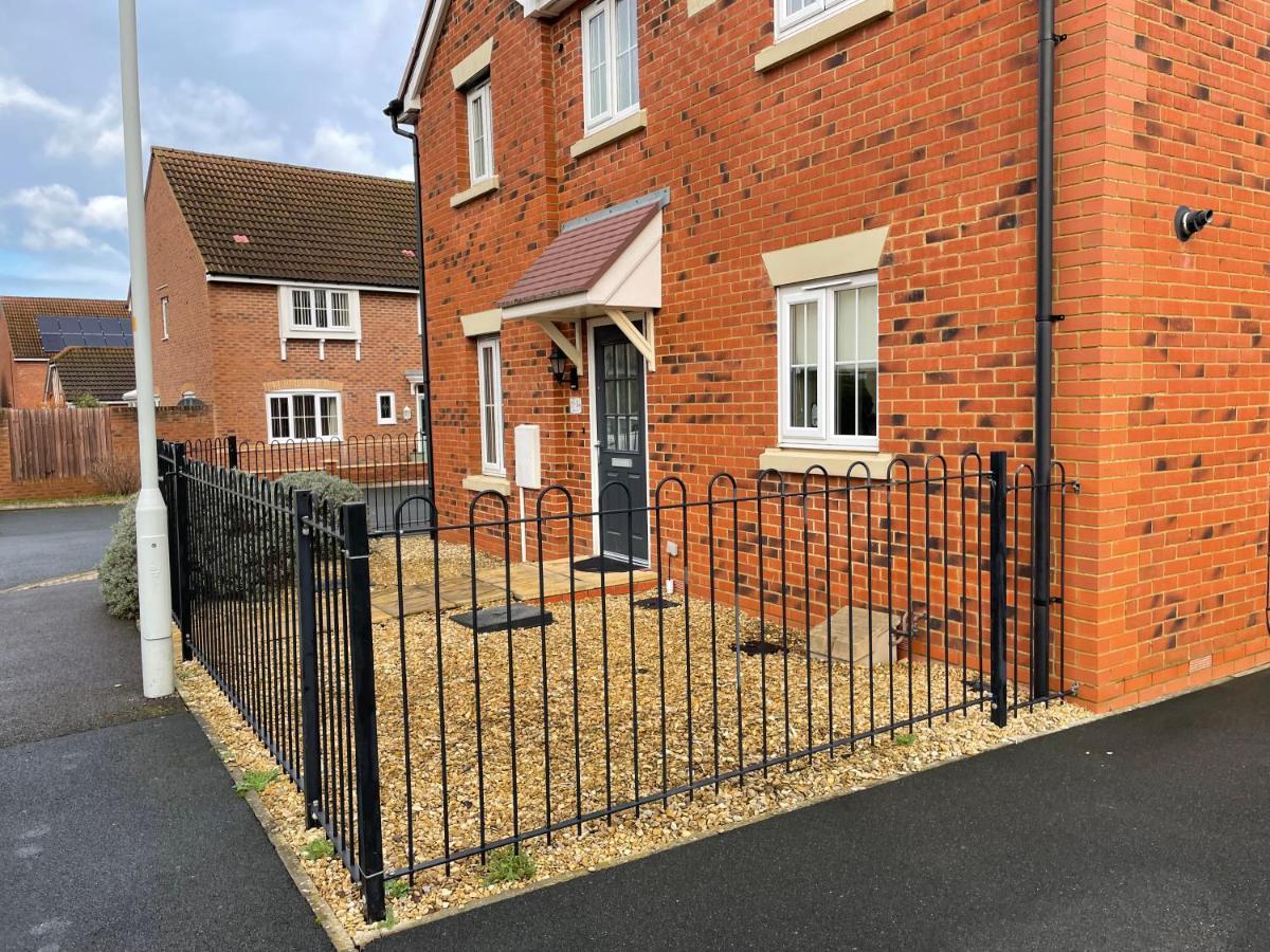 Holiday home Quays Retreat: Spacious 3-bedroom Near The Docks *