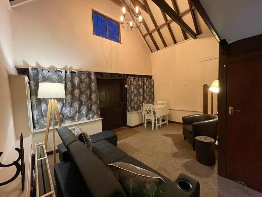Apartment Cosy Next To Farmers Arms Country Pub.