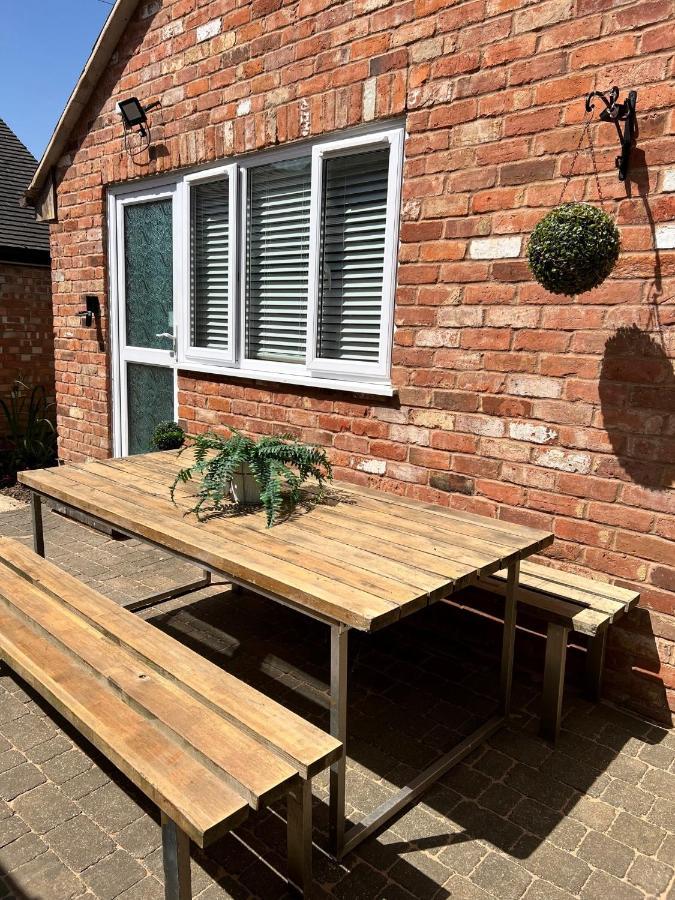 Beautiful Bijou Bungalow Gloucester