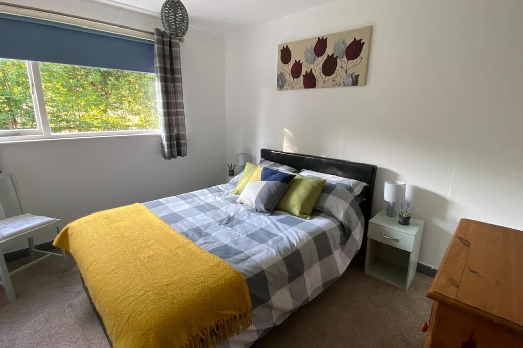 Holiday home Cheerful 3 Bedroom With Indoor Fire Place *