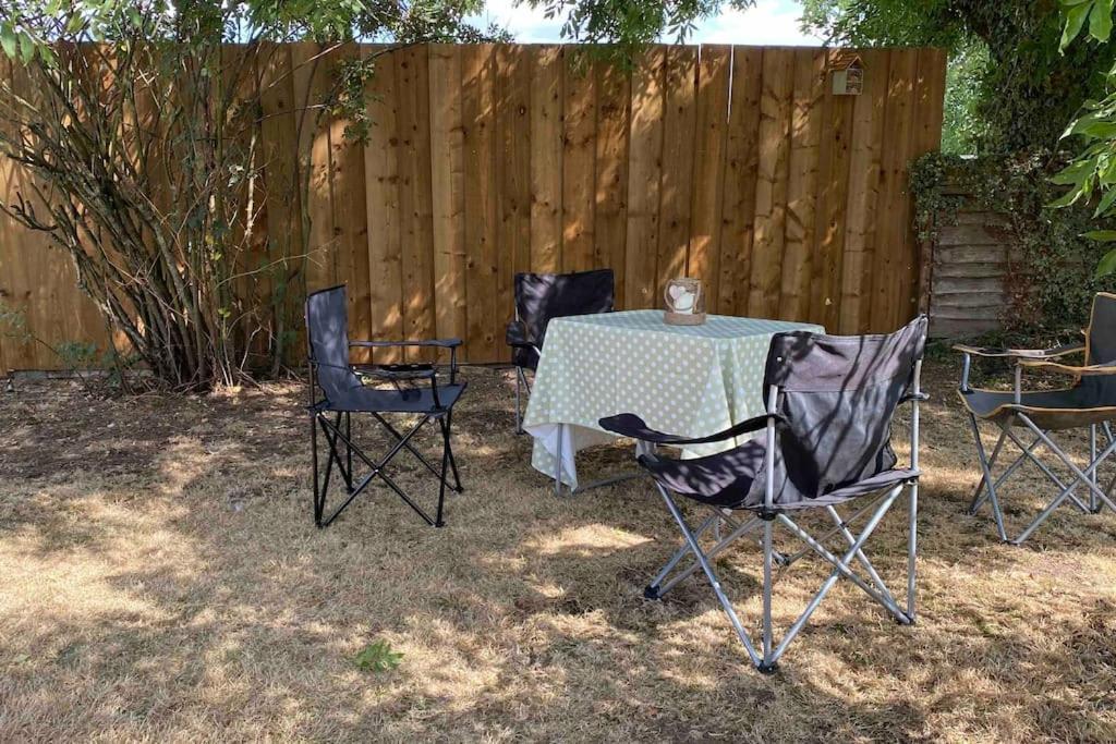 Holiday home Cheerful 3 Bedroom With Indoor Fire Place Gloucester