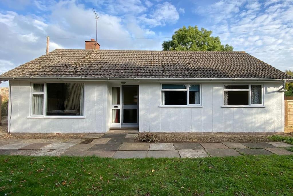Cheerful 3 Bedroom With Indoor Fire Place * Gloucester