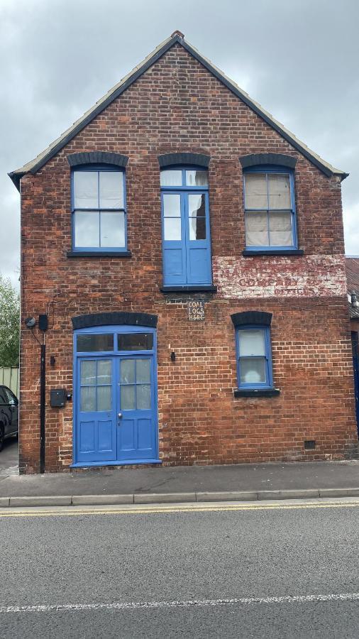 Upstairs River Apartment Gloucester