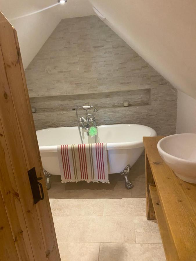 Upstairs River Apartment Gloucester