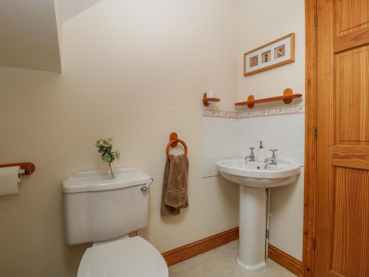 Whitlow Annex * Gloucester