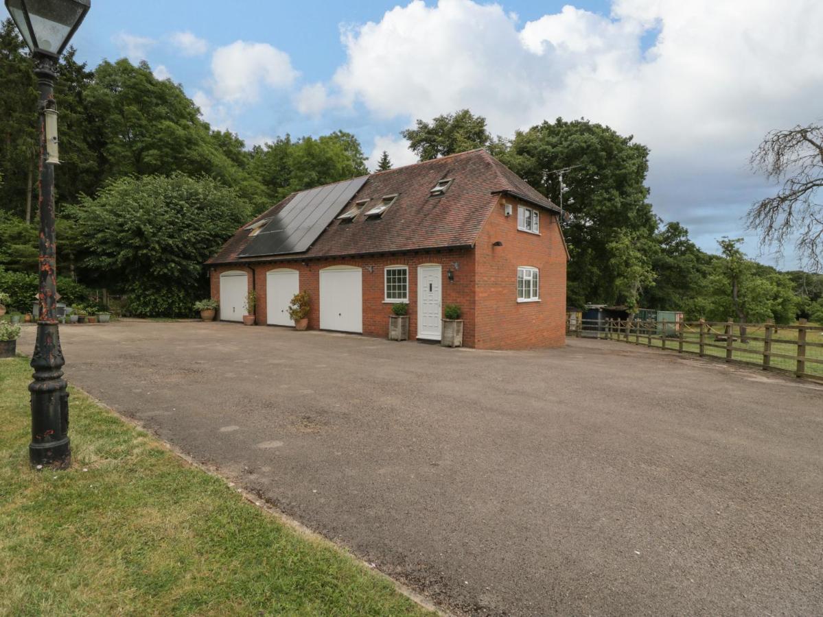 Whitlow Annex * Gloucester