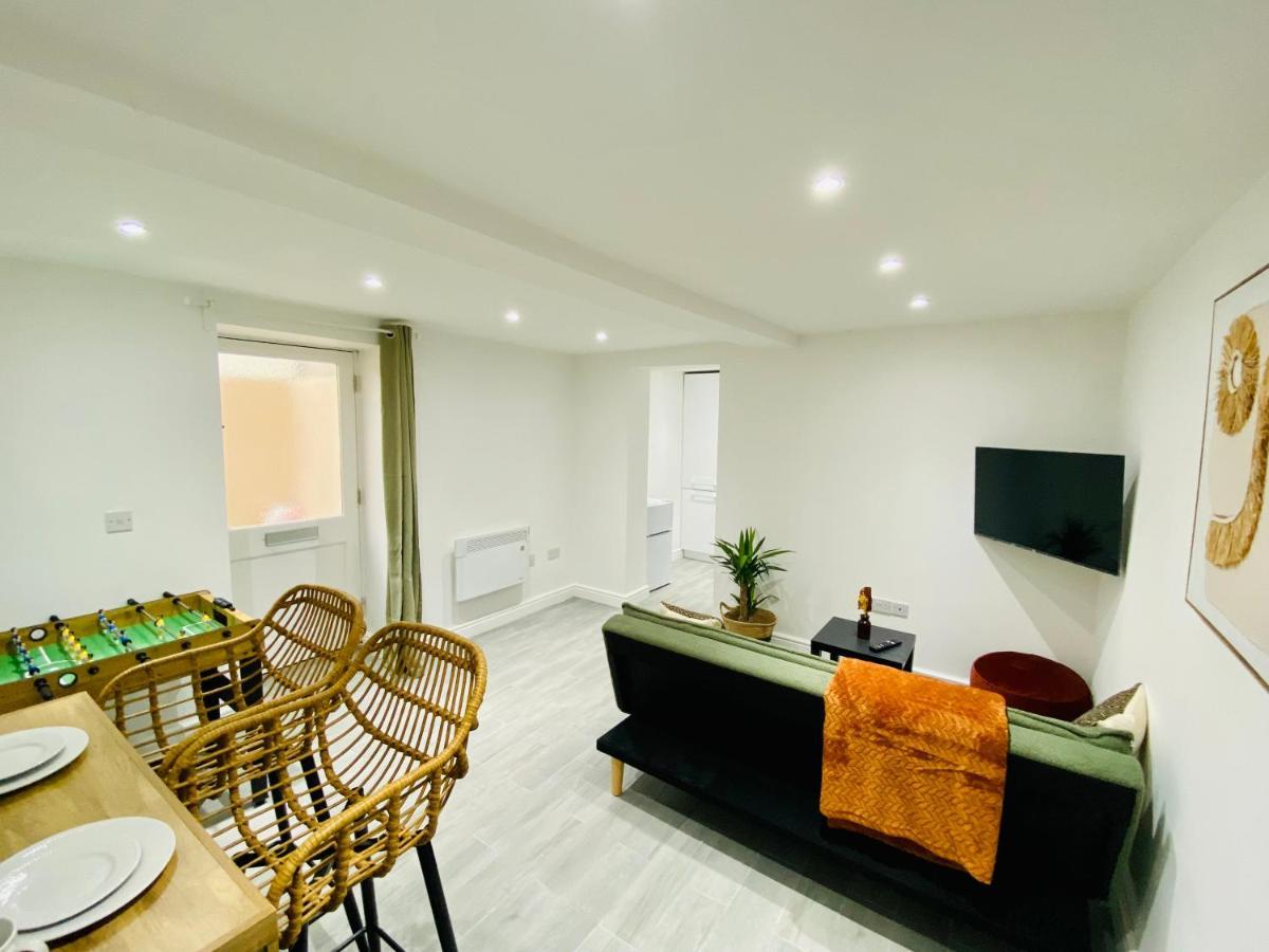 No 1 - Apartment Gloucester