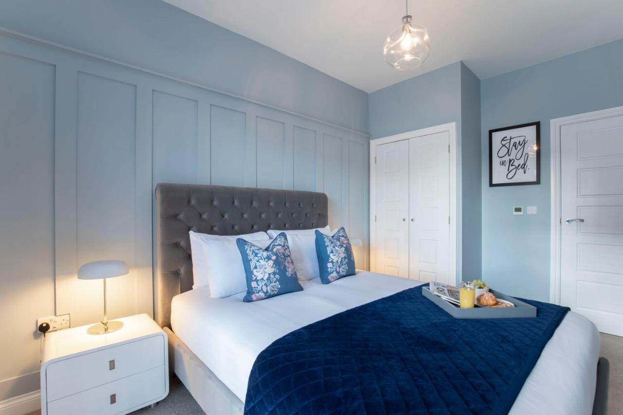 Elliot Oliver - Luxurious Two Bedroom In The Docks Apartment Gloucester