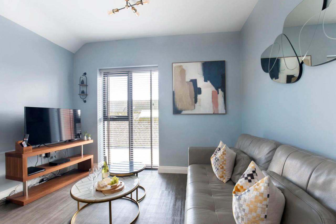 Elliot Oliver - Luxurious Two Bedroom In The Docks * Gloucester