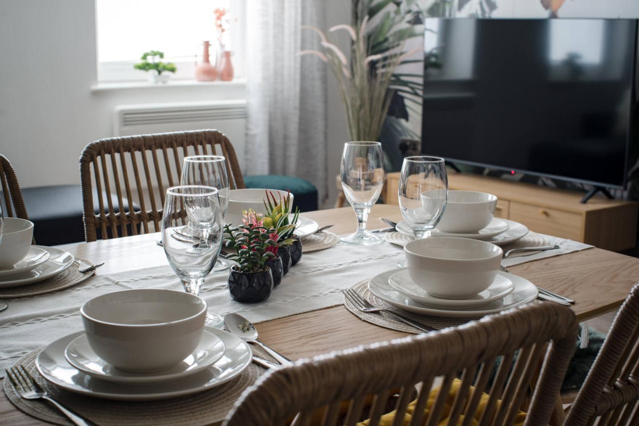 Apartment Getaway With Gaming Room, Desk & Parking Gloucester