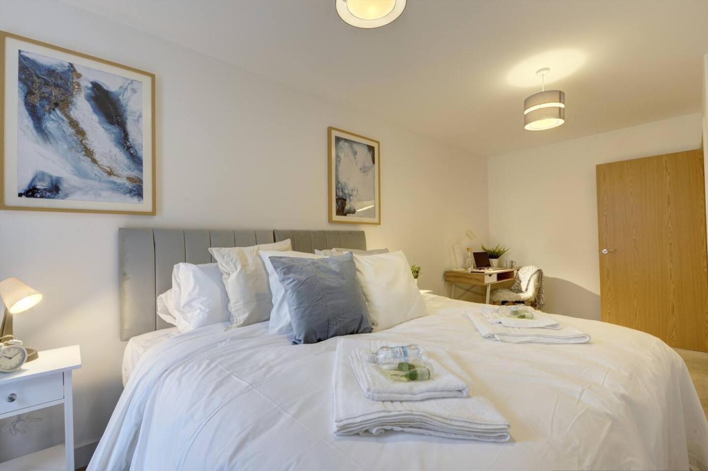 Lovely Flat In Kiln Close With Free Parking