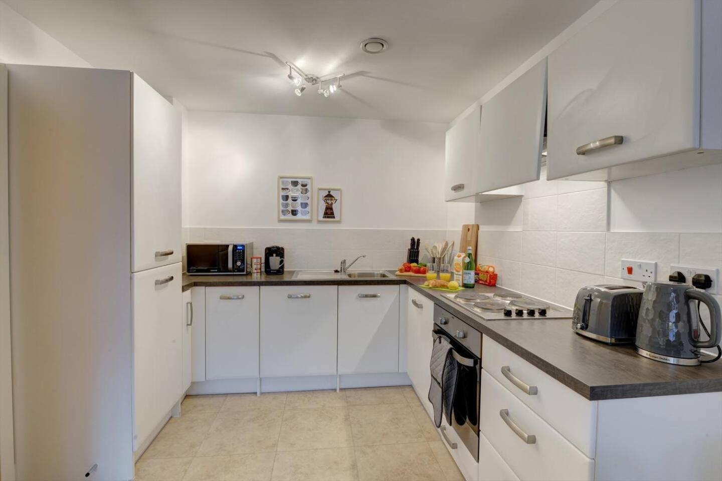 Lovely Flat In Kiln Close With Free Parking Apartment *