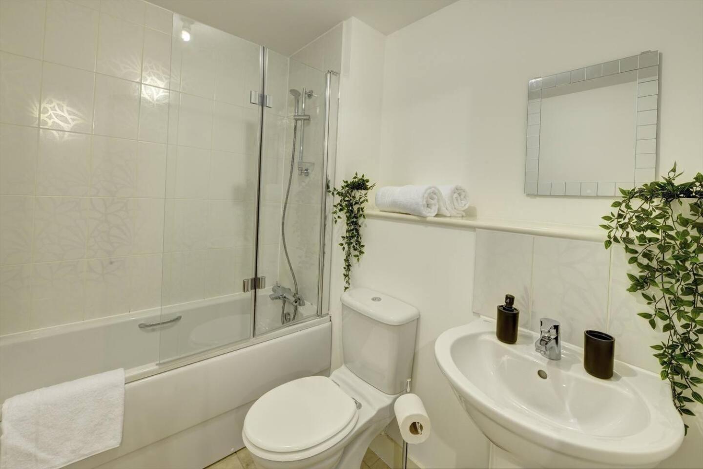 Apartment Lovely Flat In Kiln Close With Free Parking Gloucester