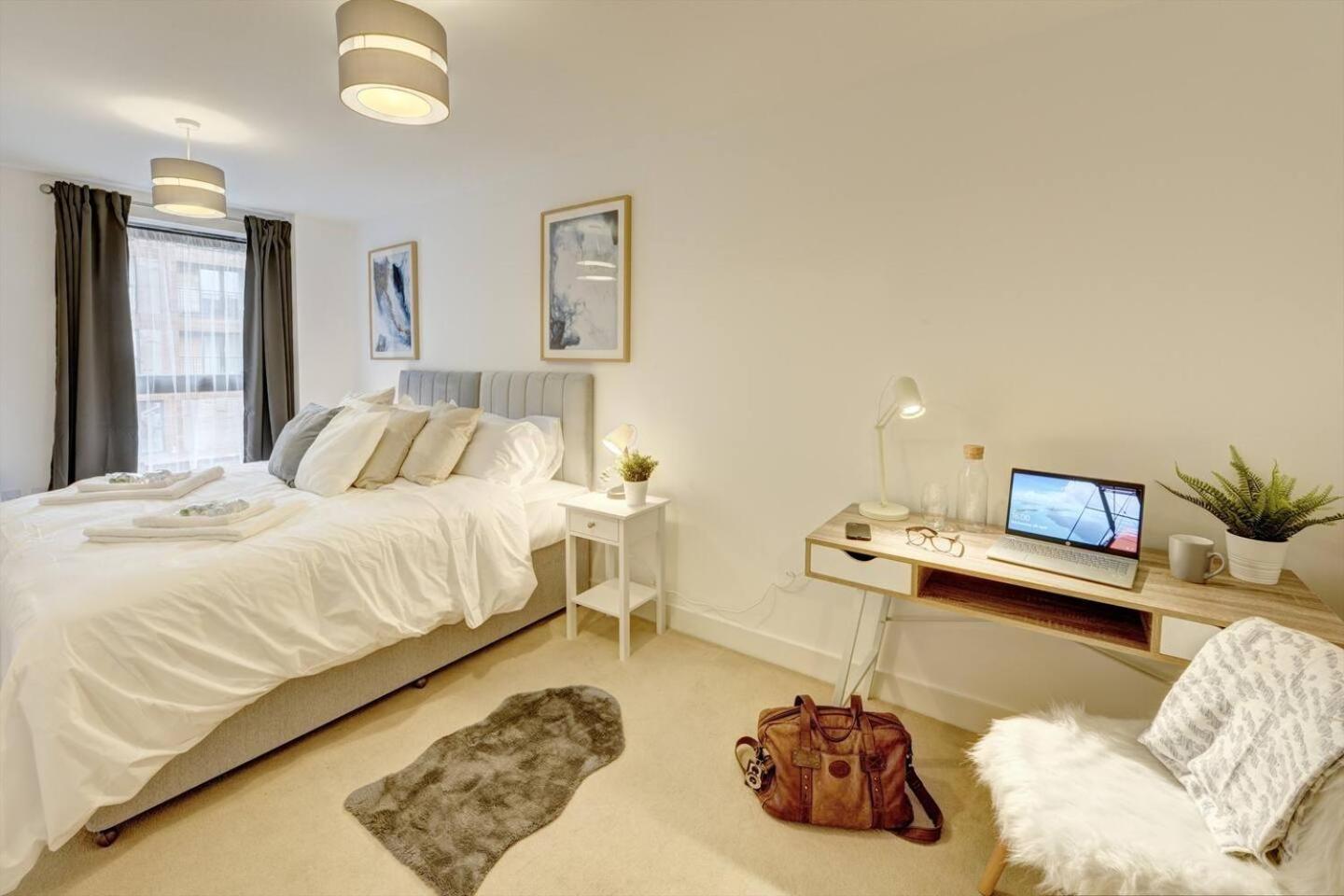 Lovely Flat In Kiln Close With Free Parking Apartment