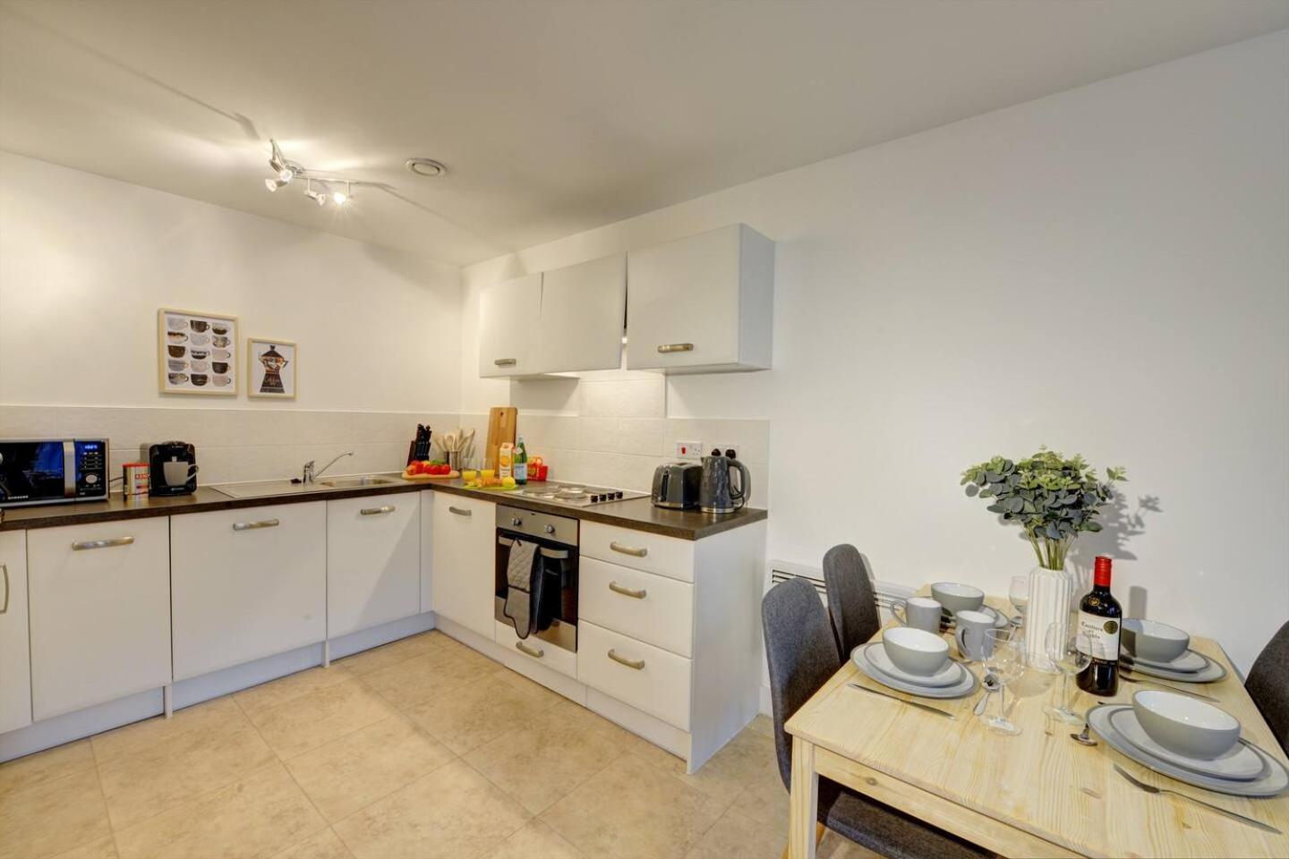 Lovely Flat In Kiln Close With Free Parking Apartment