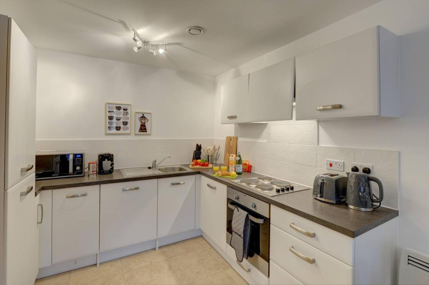 Apartment Lovely Flat In Kiln Close With Free Parking *