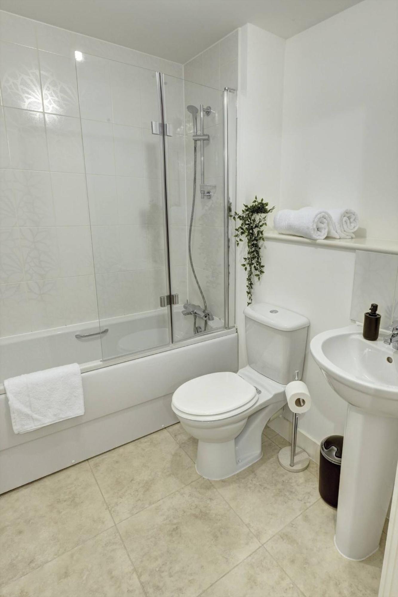 Apartment Lovely Flat In Kiln Close With Free Parking *