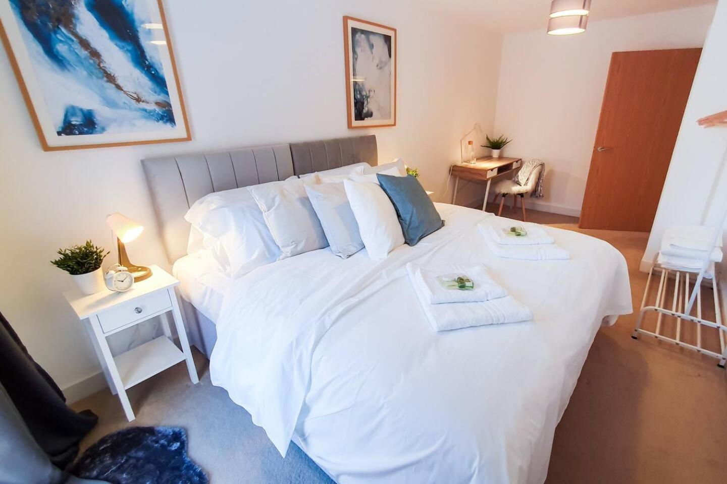 Apartment Lovely Flat In Kiln Close With Free Parking