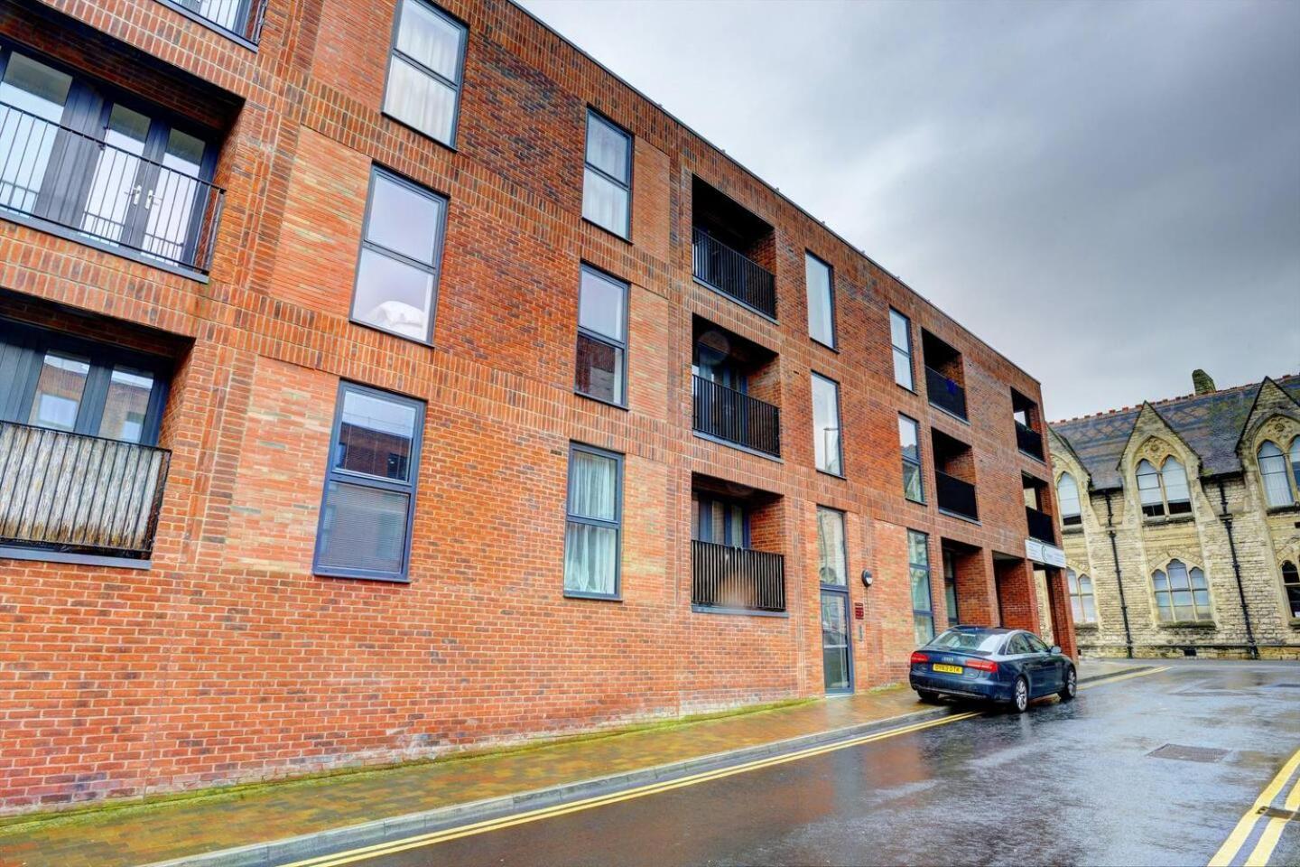Lovely Flat In Kiln Close With Free Parking Gloucester