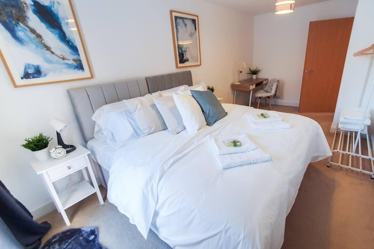 Lovely Flat In Kiln Close With Free Parking *