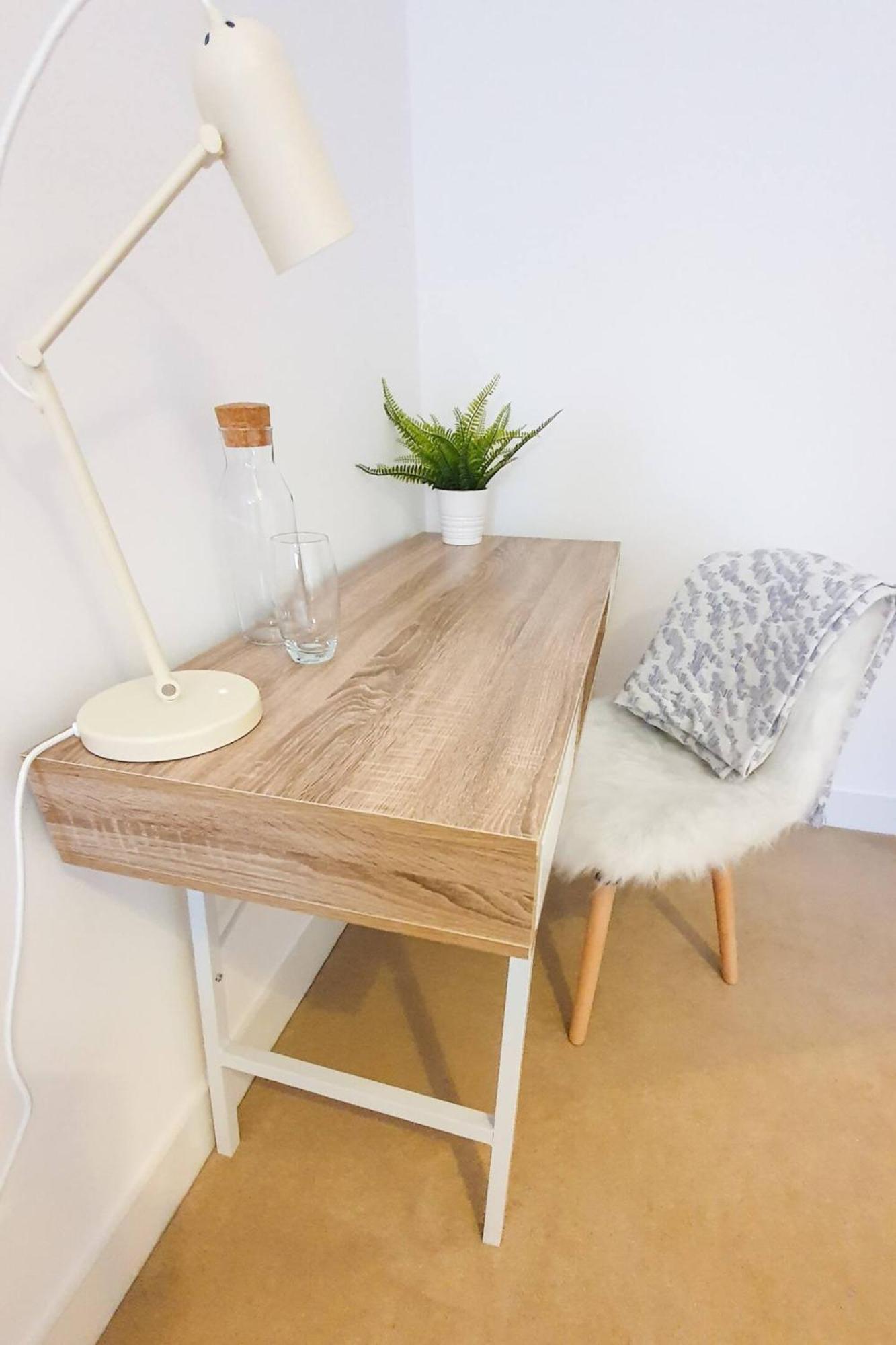 Lovely Flat In Kiln Close With Free Parking