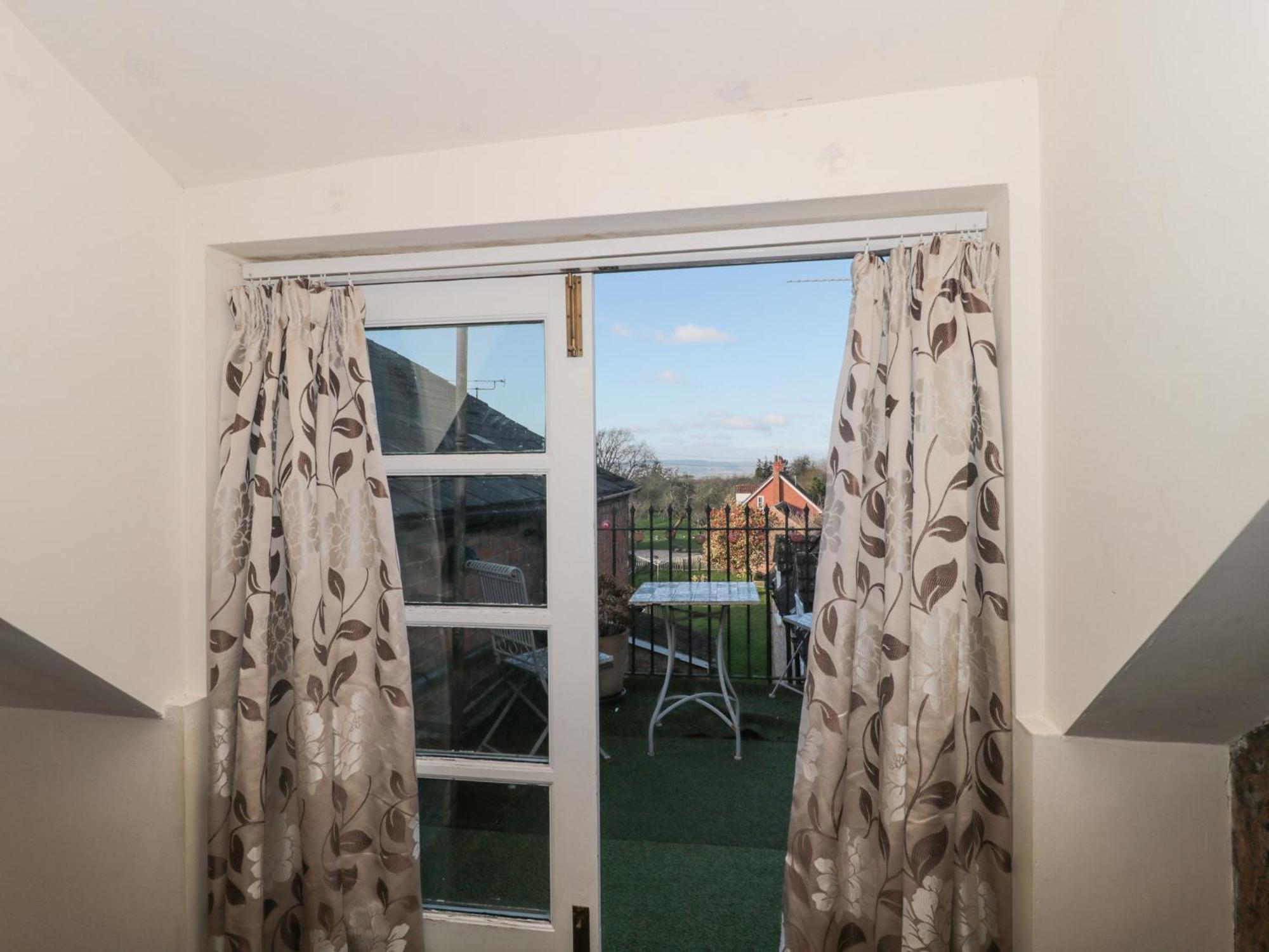Apartment Wards Court 2 Gloucester