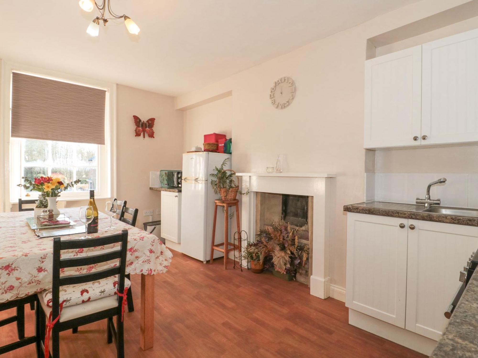 Wards Court 2 * Gloucester