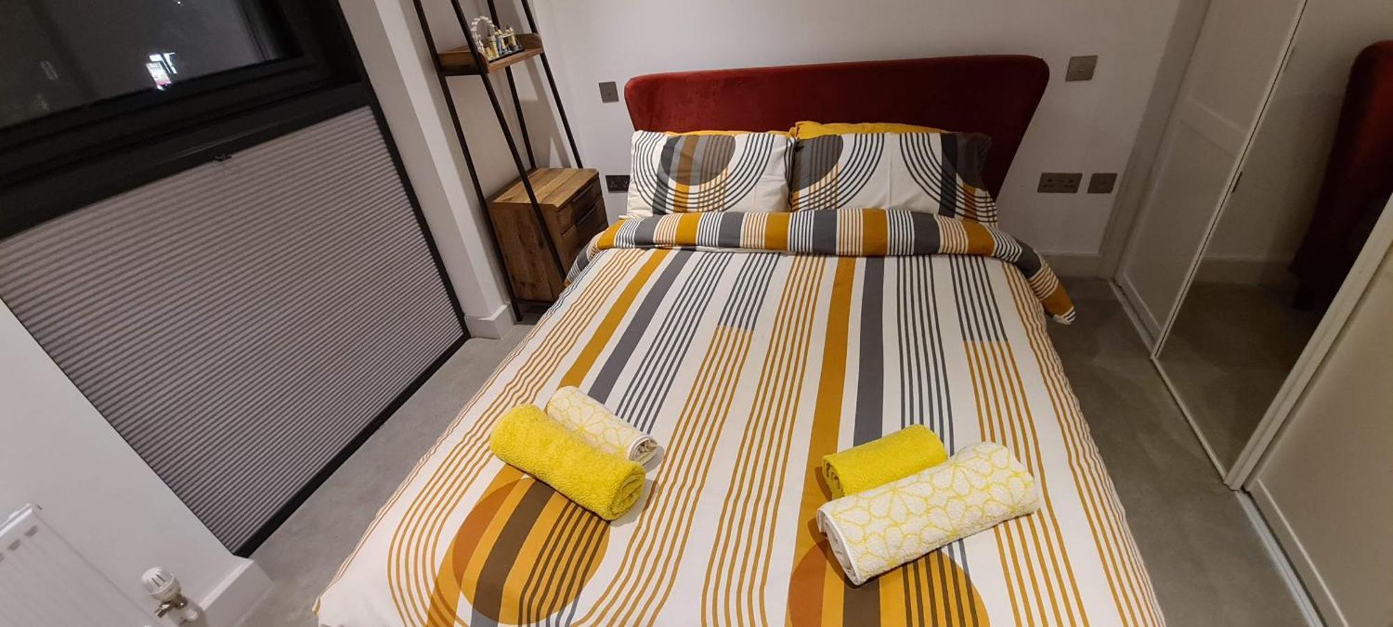 Beautiful 1 Bedroom With Parking In Docks * Gloucester