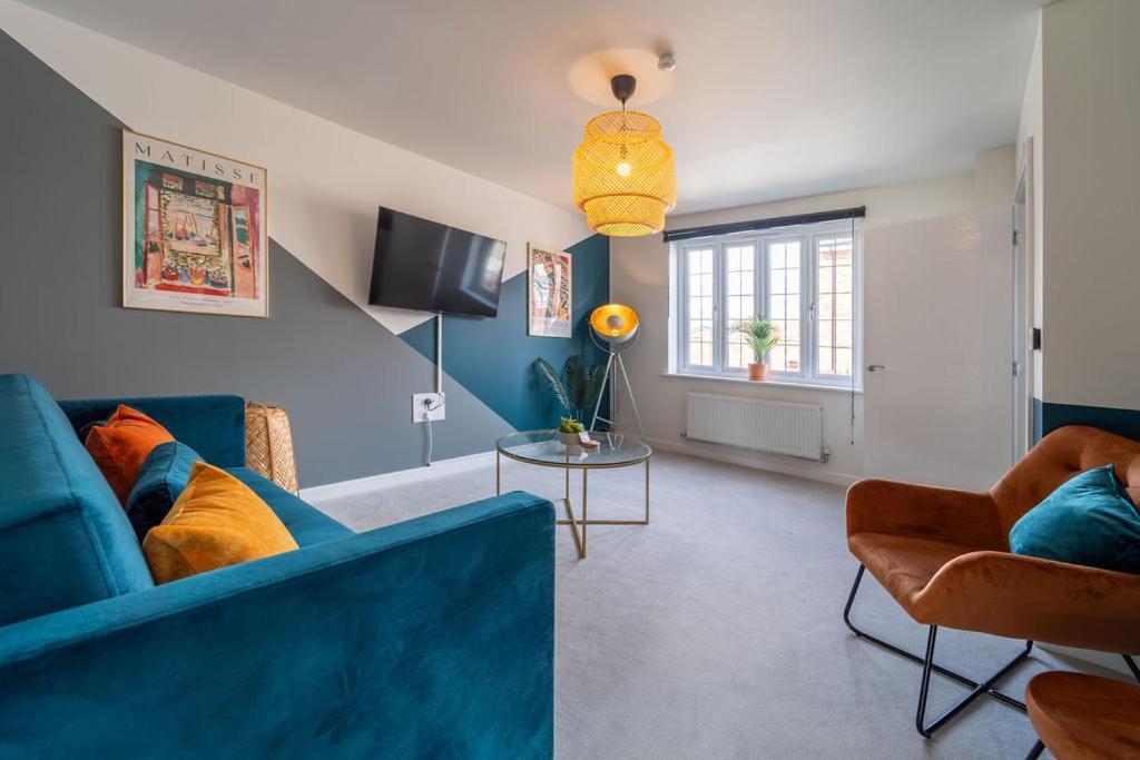 Huge Weekly & Monthly Savings - Free Parking - Wi-fi & Netflix Holiday home *